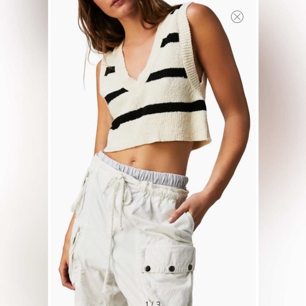Free People Santa Monica Crop
Sweater Vest Blk/Wht Combo S New